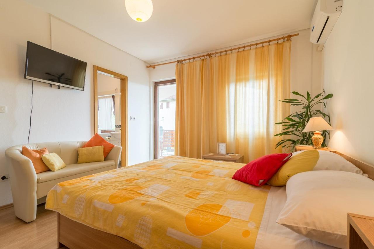 Apartments Bepina Биоград-на-Мору Экстерьер фото